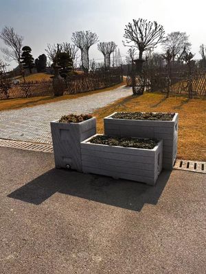 Bom preço. Plantador de flores de jardim de plástico ao ar livre Molde de alumínio rotativo on-line