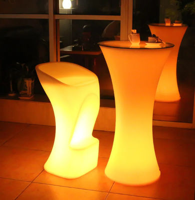 Harga yang bagus Roto Moulded Furniture Ringan Untuk Ruang Luar LED Led Light Bar Table on line