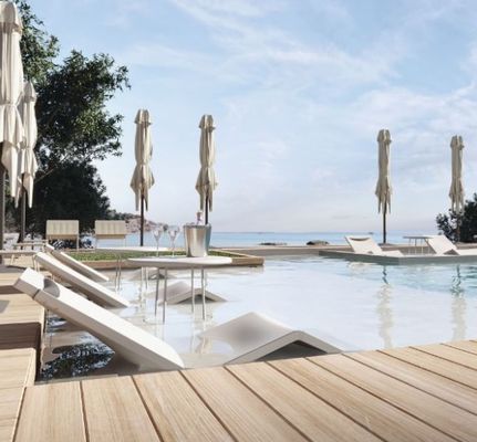 Mesas e Cadeiras de Piscina Exterior de Moldagem Rotacional Personalizadas e Espreguiçadeiras de Plástico